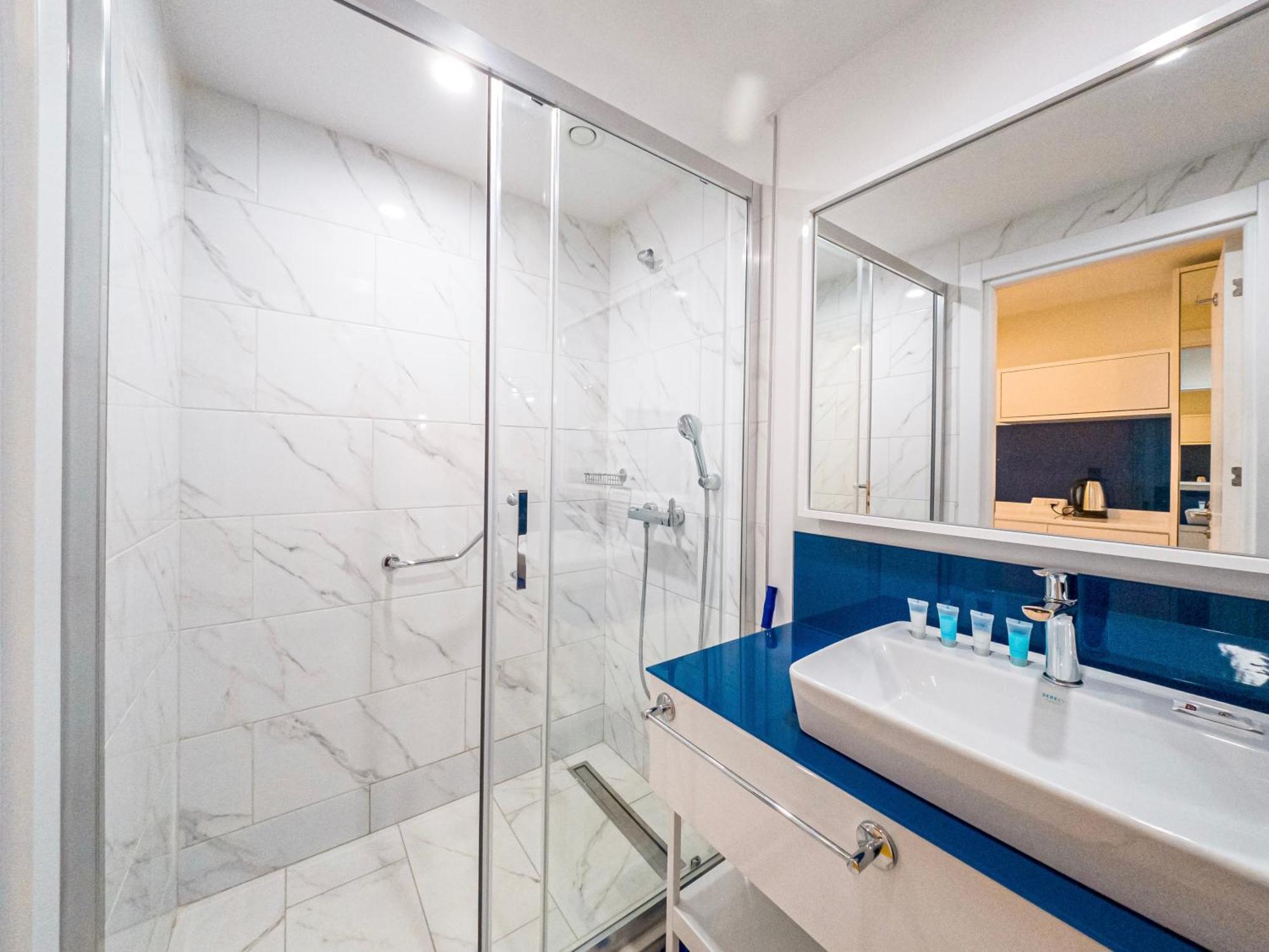 Seaside Dreams & Sunset Views, Luxury Retreat At Orbi באטומי