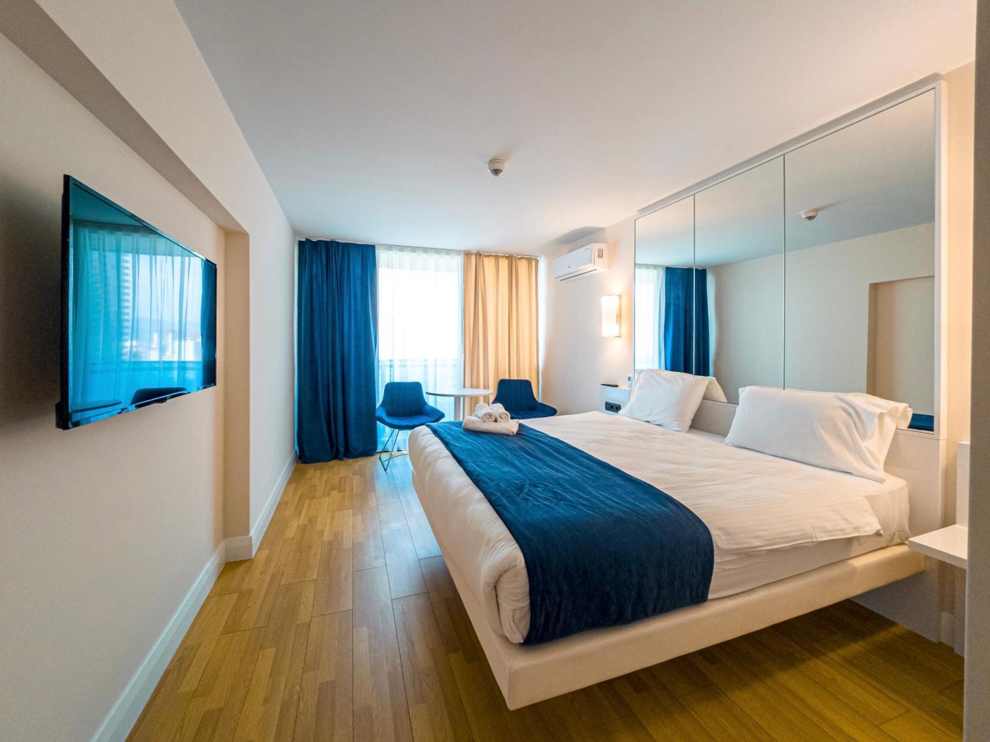 Seaside Dreams & Sunset Views, Luxury Retreat At Orbi